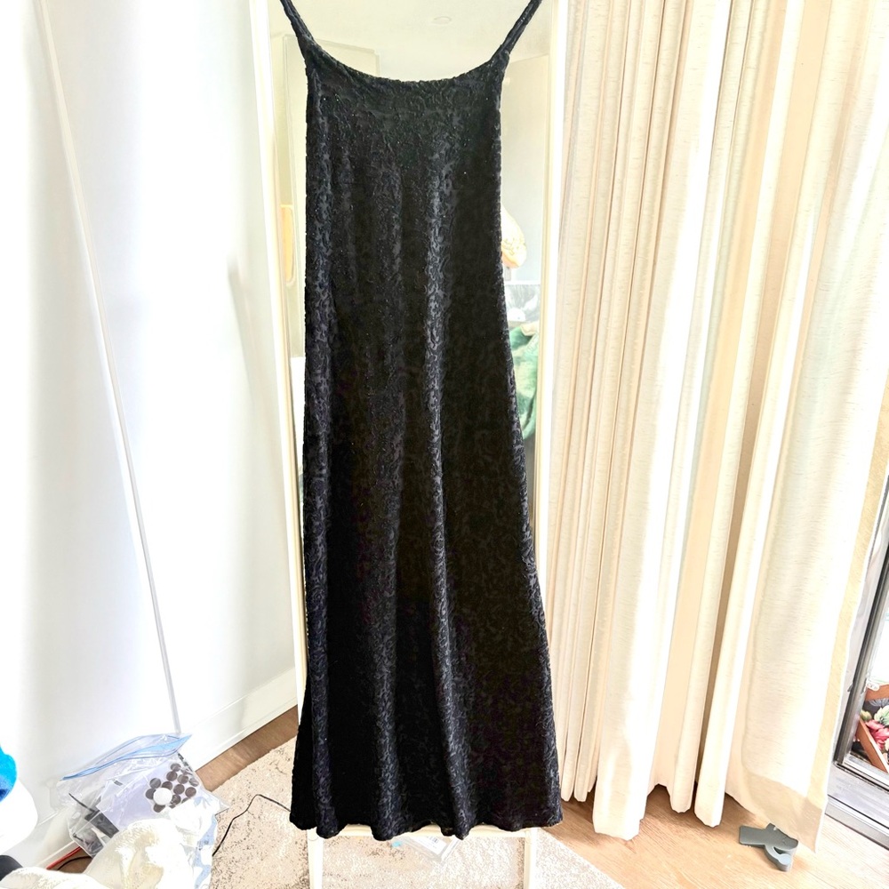 BCBG vintage 90s Black velvet Maxi Dress 🖤